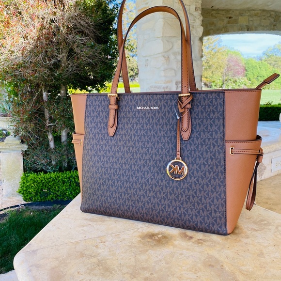 NWT Michael Kors Gilly Drawstring Laptop MK&wallet - Picture 13 of 15